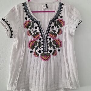 Anthropologie White Top with Pink and Black Embroidery Sz Small